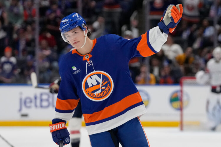 Islanders' Matthew Schaefer is the unanimous Calder Trophy choice as NHL rookie of the year